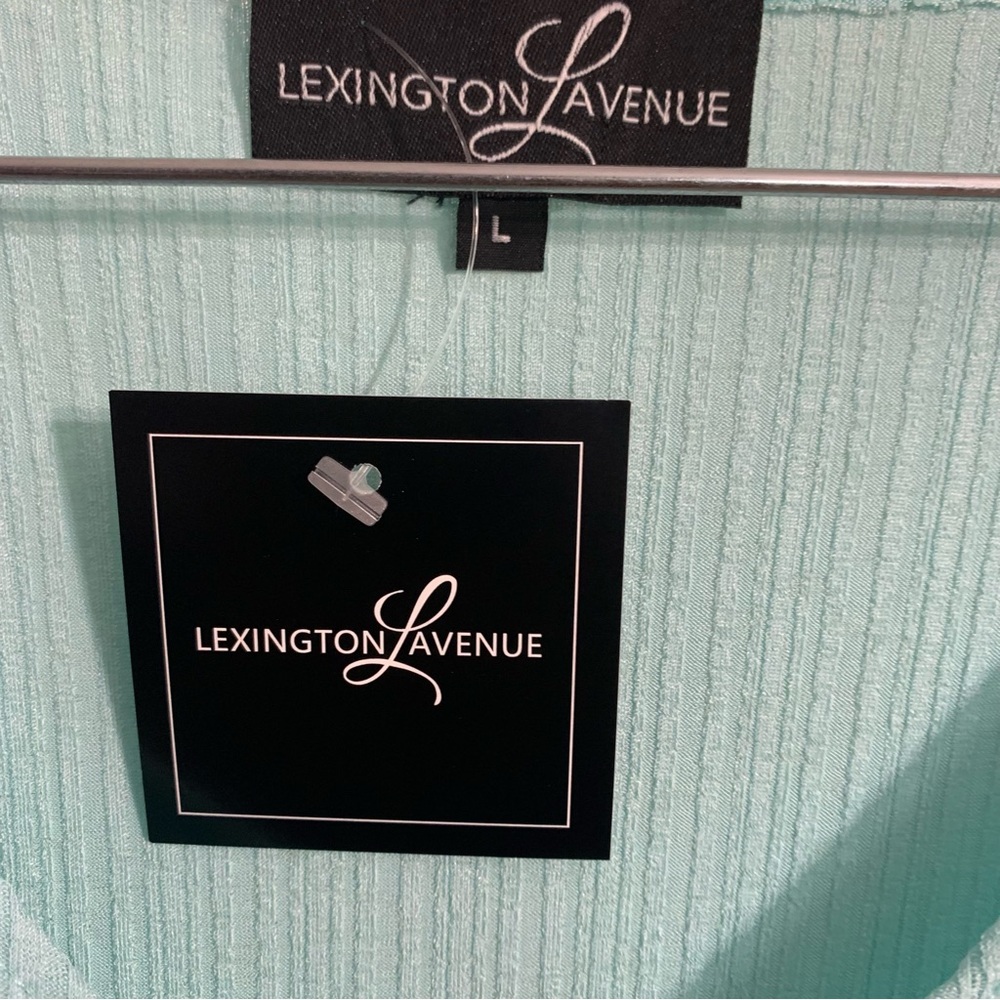 LEXINGTON AVENUE Ruched Front Ribbed Short Sleeve Top - Picture 5 of 6